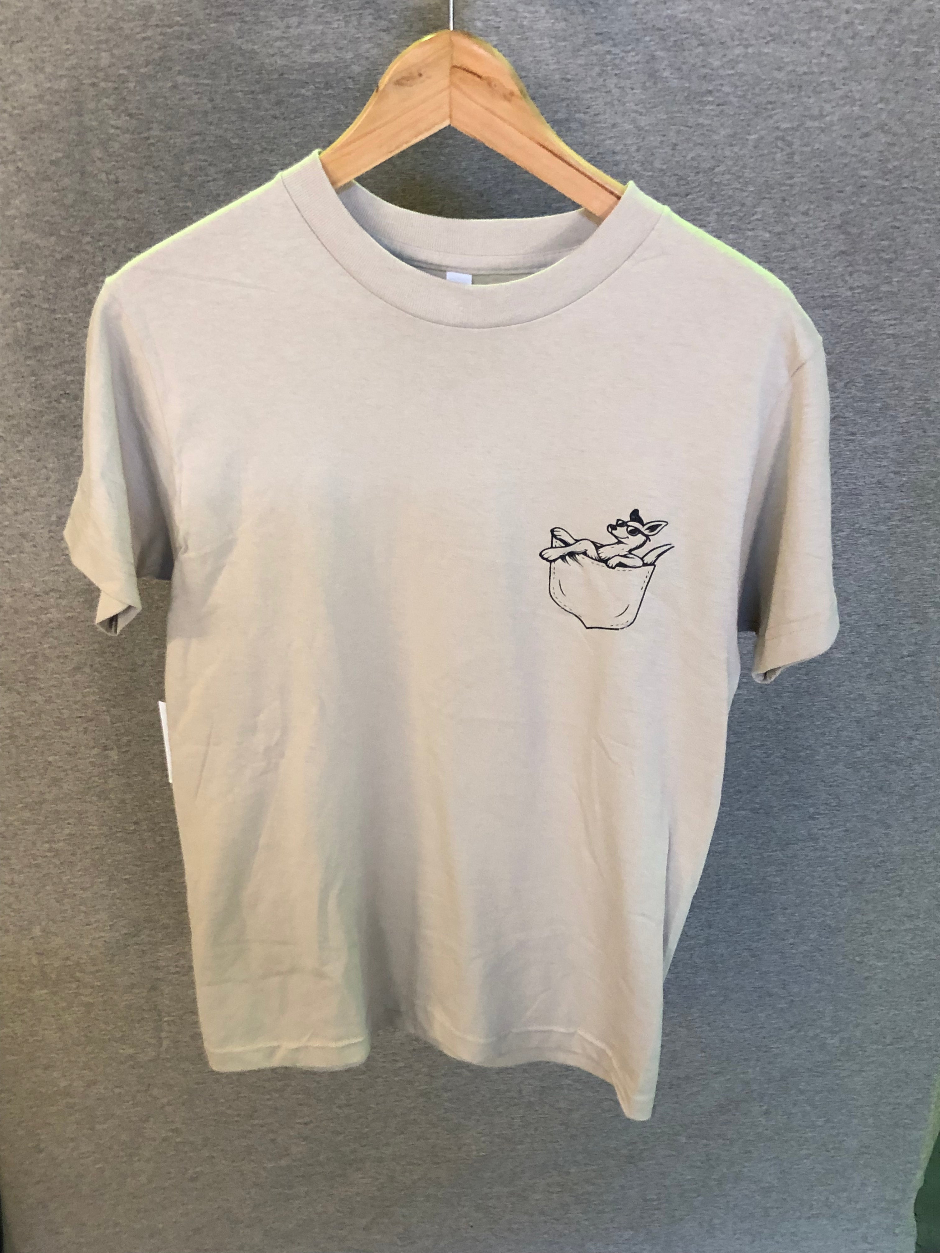 Ugly Ducklings - Kangaroo - Pocket Peeper - Tee